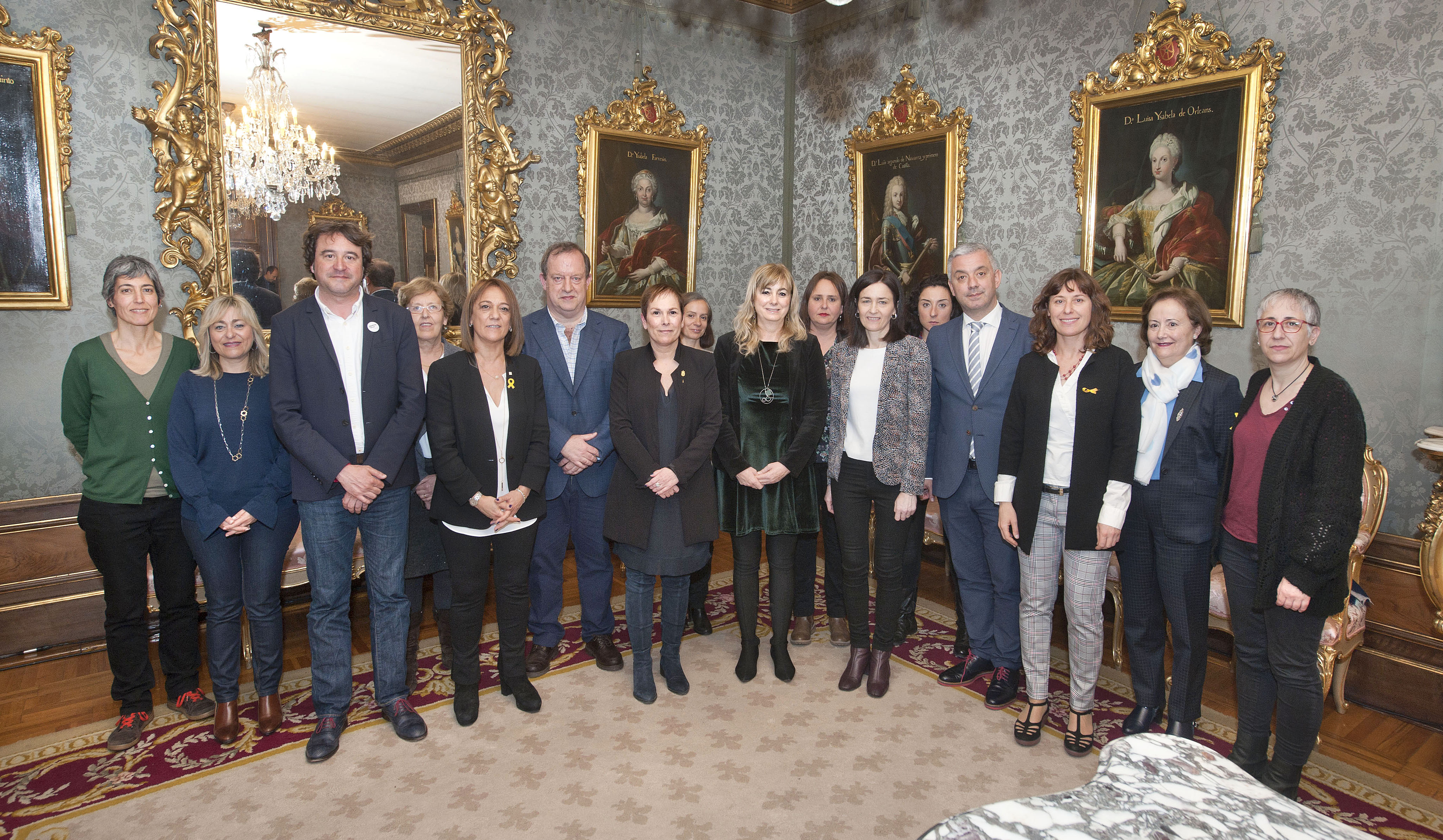 Entrar a la noticia: Las Comunidades Autónomas con lenguas propias se reúnen en Navarra para coordinar sus políticas lingüísticas