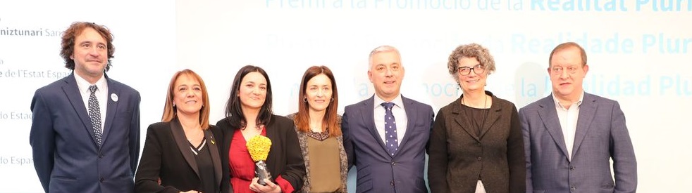 Entrar a la noticia: Navarra y cinco comunidades con lengua propia entregan a la artista Guadi Galego el Premio a la Promoción de la Realidad Plurilingue del Estado