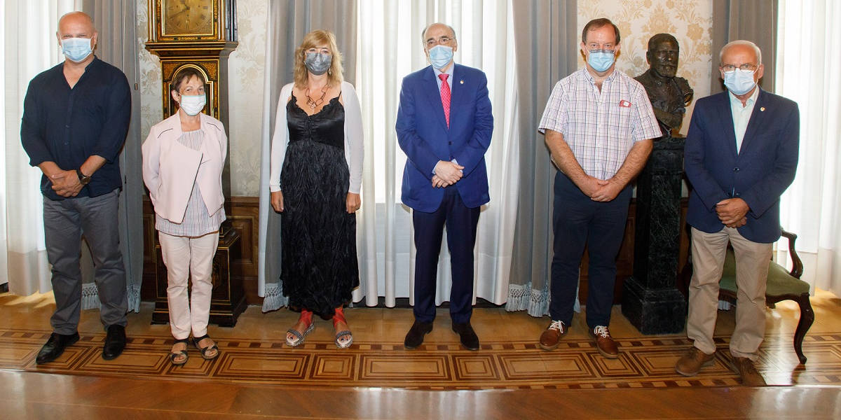 Entrar a la noticia: El Gobierno renueva su colaboración con Euskaltzaindia para el desarrollo y estudio del euskera en Navarra